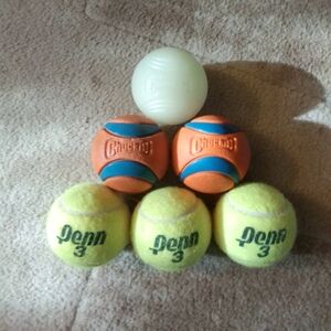 6 Dog Toy Balls
